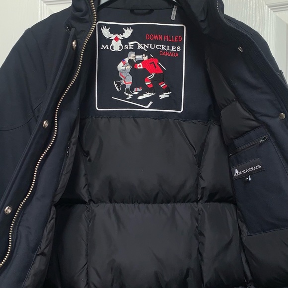 Ready for the cold weather with a Moose Knuckles new Stirling Parka - Picture 2 of 7